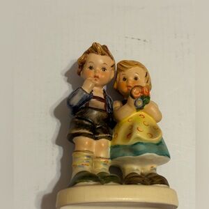 Goebel “Boy and Girl Standing Together” #220